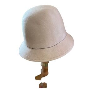 Beautiful Women’s cream Classic  Hat One Size